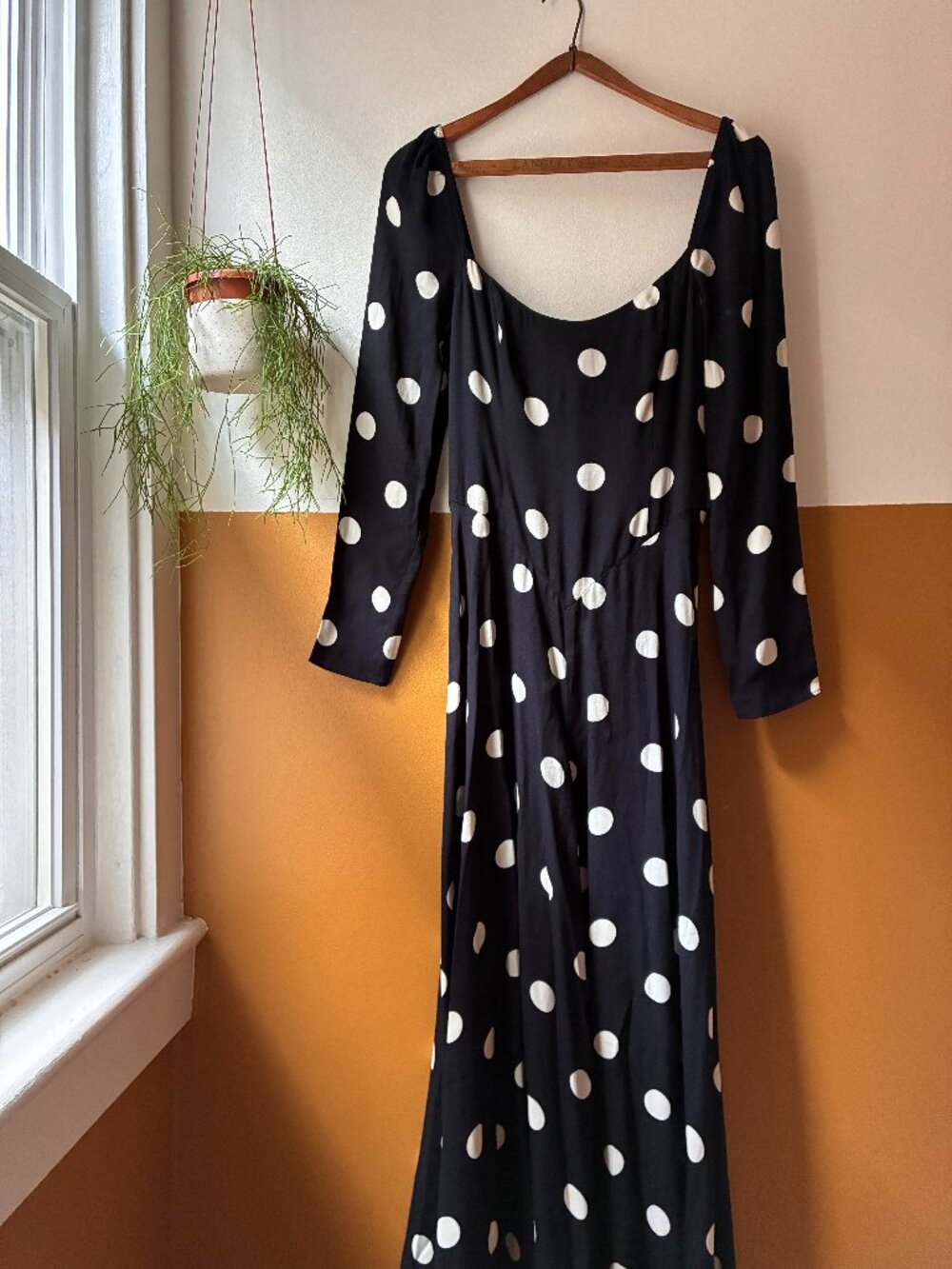 Reformation Rinna Dress - Picture 2 of 9